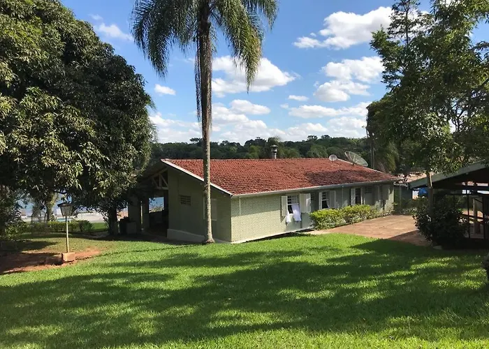 Casa de campo inteira de frente pra Represa Avaré