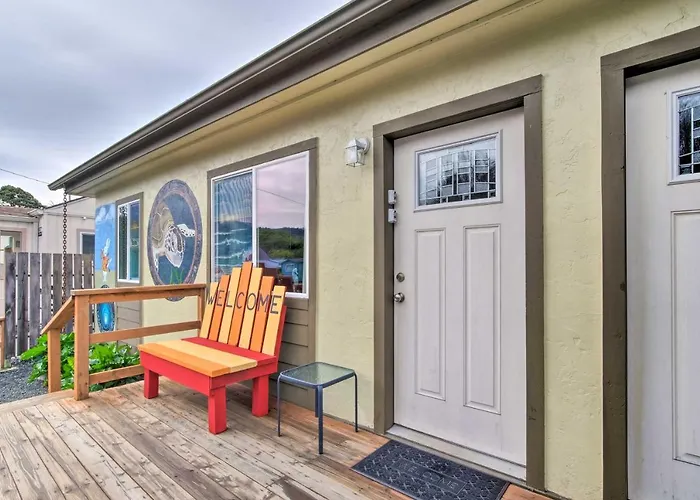 Winchester Bay Apt Near Dunes & State Parks!