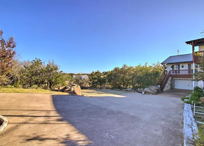 Private Deck & Grill: Sunny Lakefront Escape