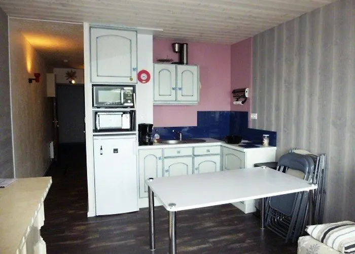 Studio 6 personnes, balcon, proche pistes et commerces - FR-1-602-34