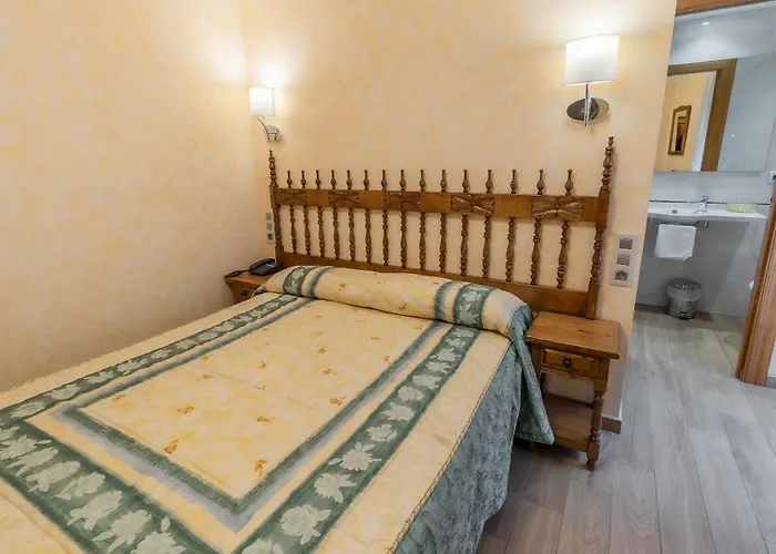  Hostal Santo Domingo De Silos