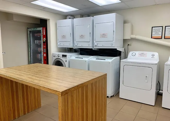 Vacation Rental Studios At Royal Garden Waikiki