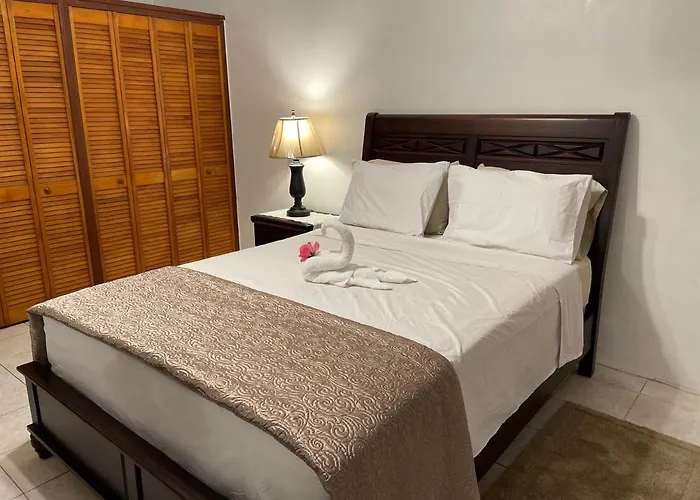 Luxurious One And Two Bedroom Villa