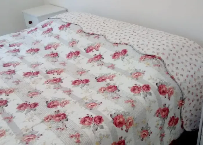 Casa residencial arejada em bairro tranquilo