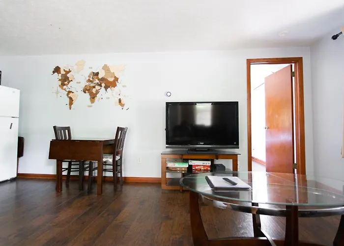 Cozy 1 Bedroom Unit - 4 Blocks From Jax Beach Pier!