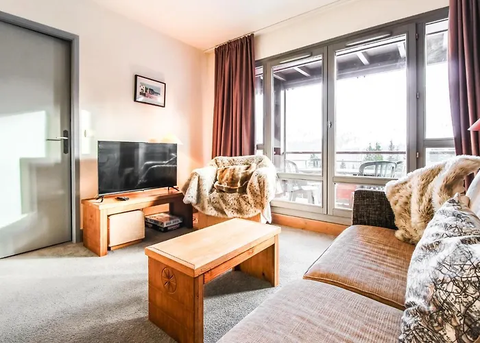 South-facing renovated 2-bed apartment Les Terrasses d'Eos