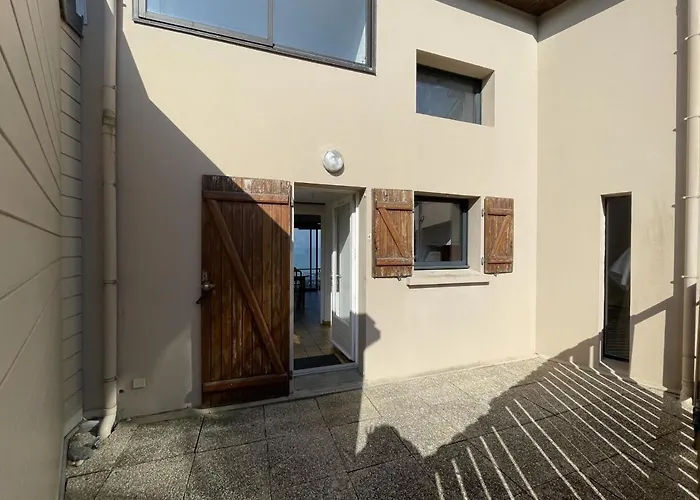 Appartement Duplex en Front de Mer avec Terrasse – Accès Direct Plage – 2 Chambres + Cabine - FR-1-361-456