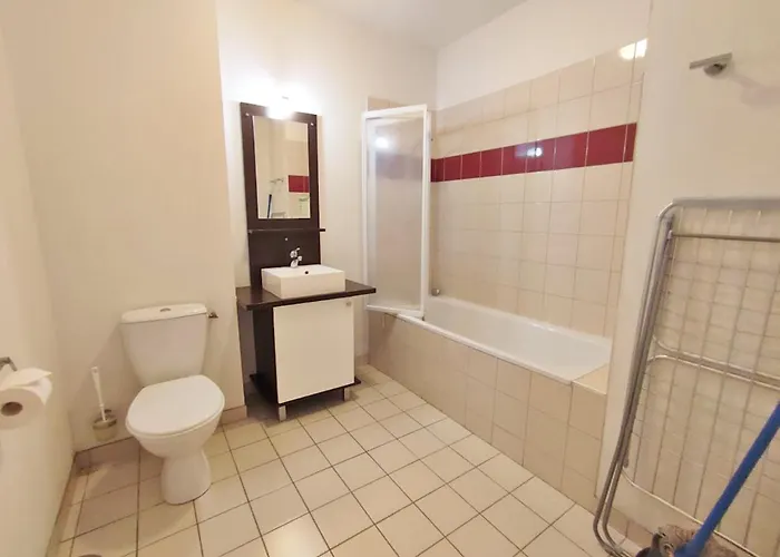 Oo, T2, centre Luchon, wifi, casier à skis, ascenseur, 4 personnes