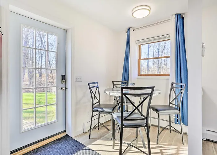 New Paltz Apt - 11 Mi To Poughkeepsie!