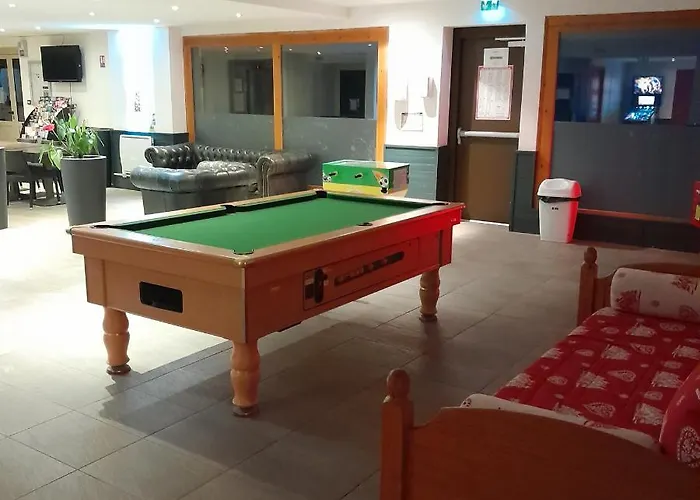T2 confortable - Piscine chauffée - Super Besse
