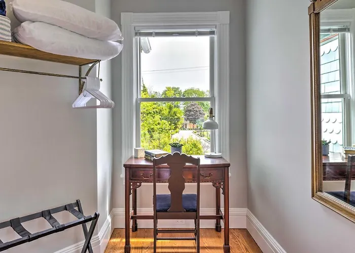 Charming Greenport Gem 1, 1 Mile To Ferry!