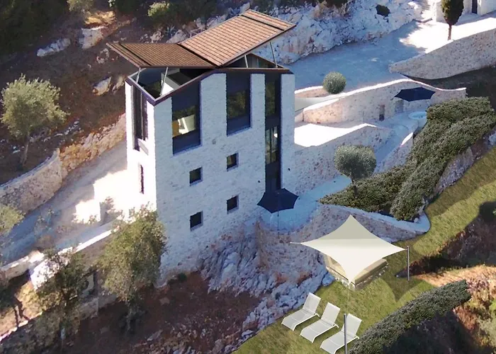 Villa Farfalla & Guesthouse - The World Unique Property With An Openable Roof