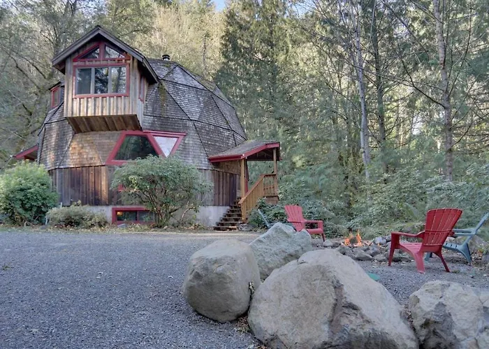Cedar Creek Hideaway - Meredith Lodging