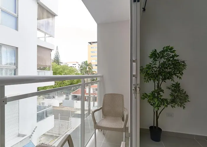 Dom. Rep. Exclusive 2 Bed Apt. Evaristo Morales