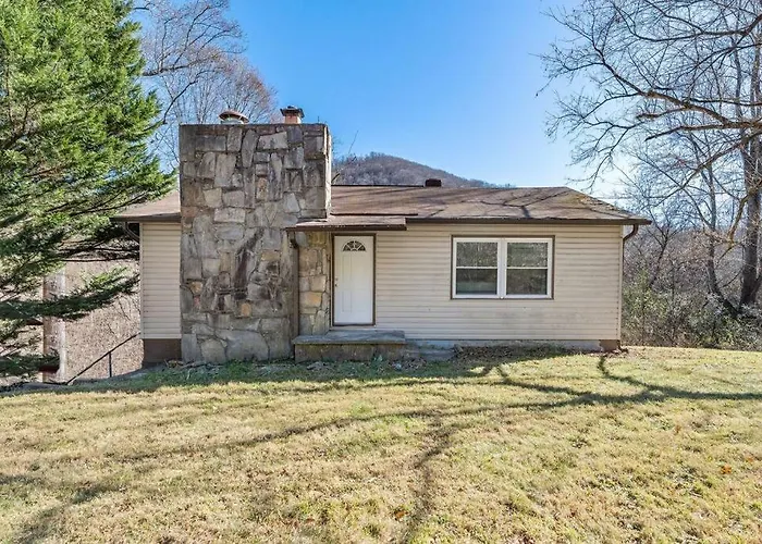 Serenity Views Retreat - Close To City And Parkway!