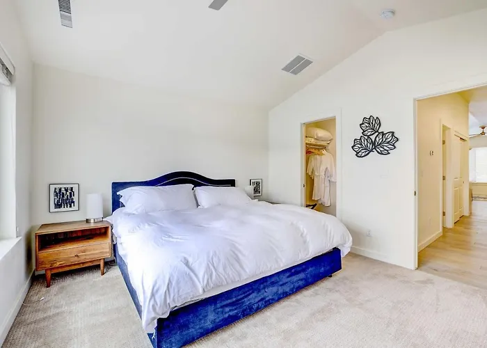 Beautiful Townhome - Steps To Downtown Boise!