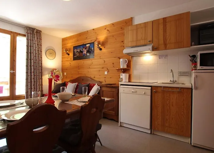 Appartement 2 Pieces Pour 6 Personnes Au Pied Des Pistes De Pelvoux Avec Equipement Complet - Fr-1-330G-83