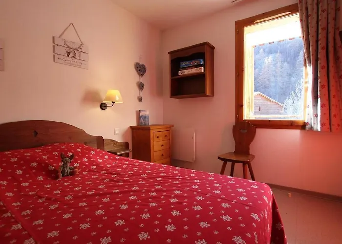 Appartement 2 Pieces Pour 6 Personnes Au Pied Des Pistes De Pelvoux Avec Equipement Complet - Fr-1-330G-83