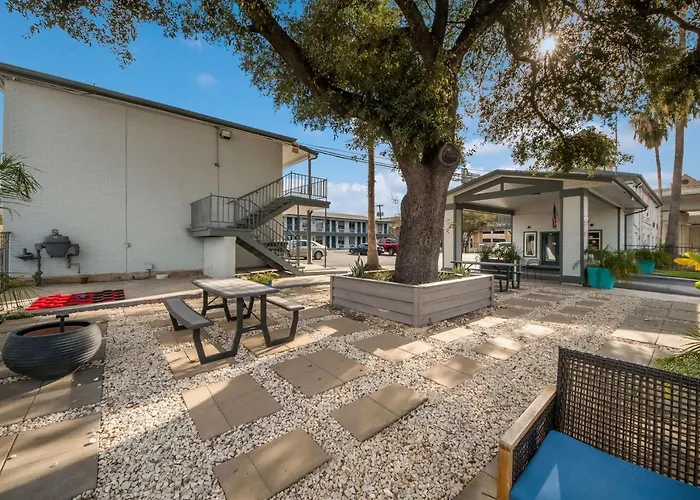Surestay By Best Western San Antonio Riverwalk