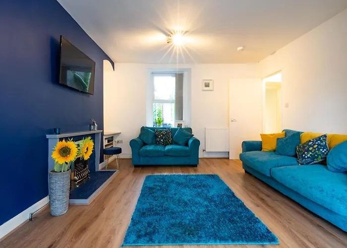 Newly-Renovated, Mid-Terrace Cottage In Porthmadog