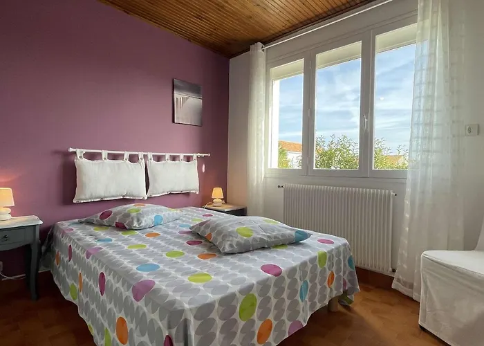 Maison avec Jardin Clos près de la Plage - 5 Couchages, 3 Étoiles, Ménage Inclus - FR-1-224B-474