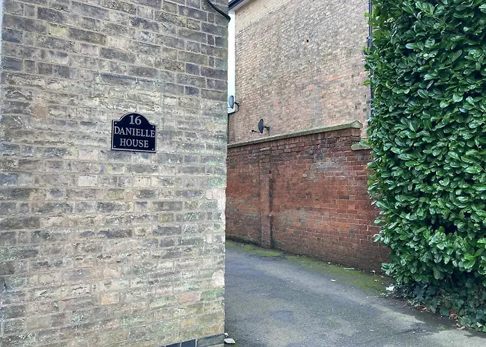 Cv225Aa 1 Bedroom-Near Rugby School-Ground Floor-Wifi-Self Check In