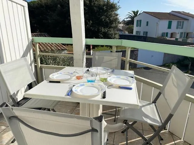 Appartement en duplex avec balcon, 5 minutes plage et centre village