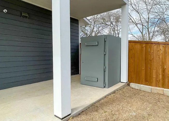Denison Home W/ Balcony: Walk To Downtown!