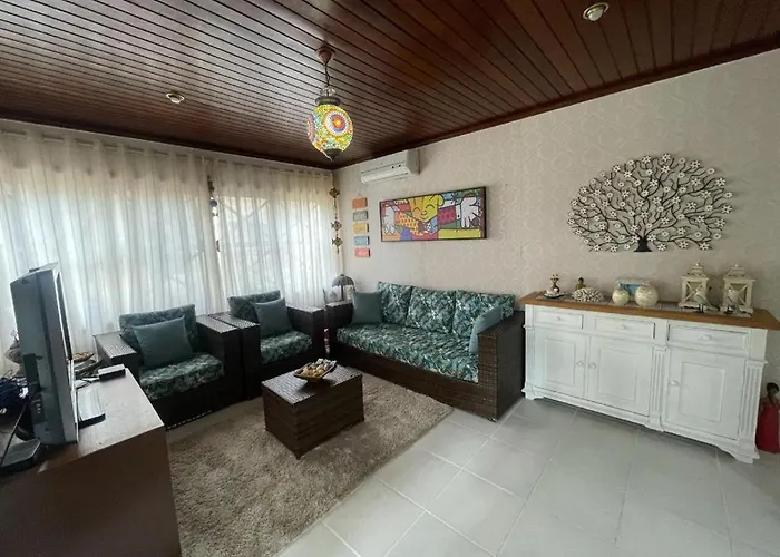 Pousada com piscina: Linda Casa Condomínio Maresias