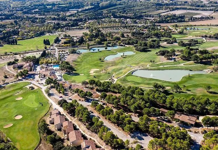 Appartement climatisé sur golf de L'Isle-Sur-La-Sorgue