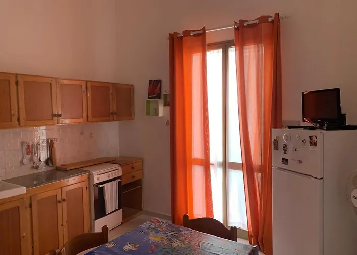 Cabina: La Perla Di Lampedusa