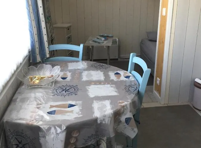 Petite maison dans le jardin