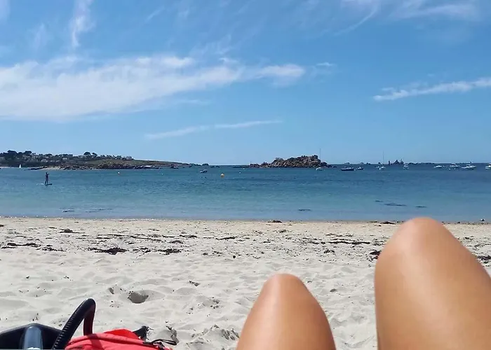 LES PORTSALLAISES piscine ou spa à 300m de la plage