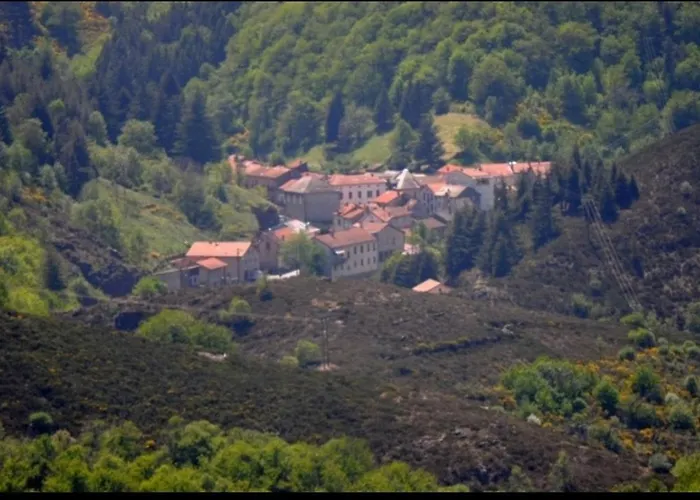Sur les rochers du lac&location-rando en VTT