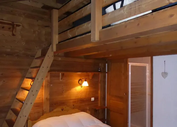 Appartement alpin avec balcon sud, proche Courchevel - FR-1-464-3