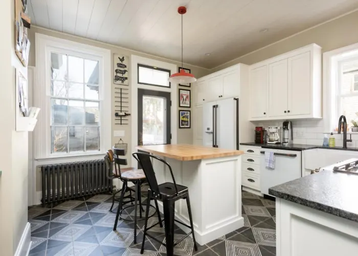 Hudson Valley Retreat In Downtown Hudson, Ny - Sleeps 16-20