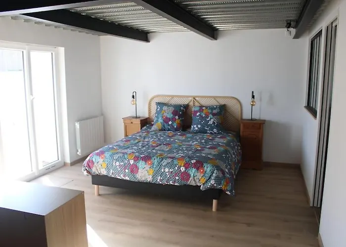 Gîte Versant Ouest, 700 m des plages.