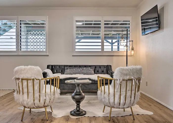 Pnw Retreat | Fireplace | Seattle Views