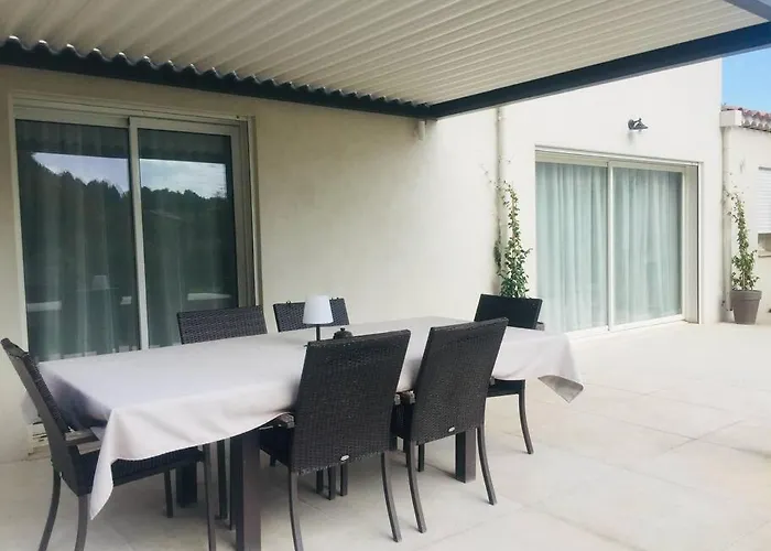 Villa familiale 9 pers Cabries entre Aix et Marseille 5 min gare Aix TGV 15 min aéroport MP