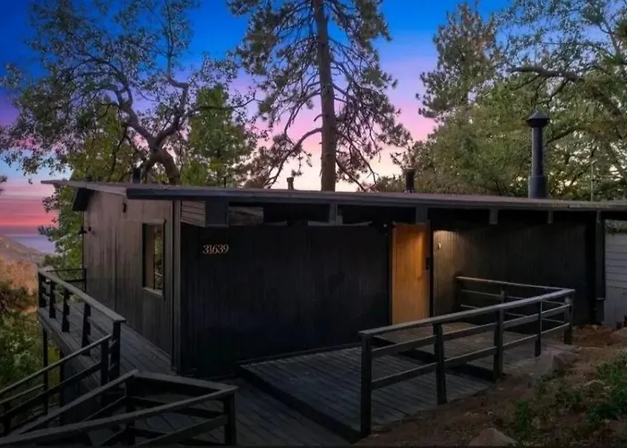 Updated Mountain Cabin Retreat With 180 Views Off Deck And Balcony