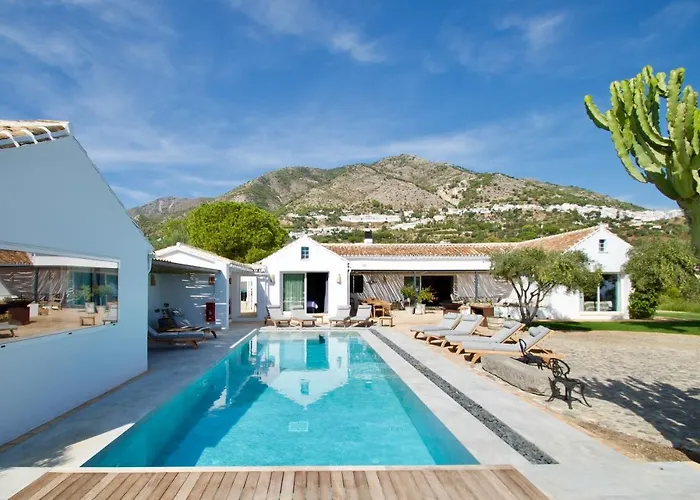 LA FINQUITA - Villa neuve super équipée, super confort, piscine, jardin, wi-fi