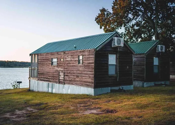 Lakefront Cedar Cabin - 8