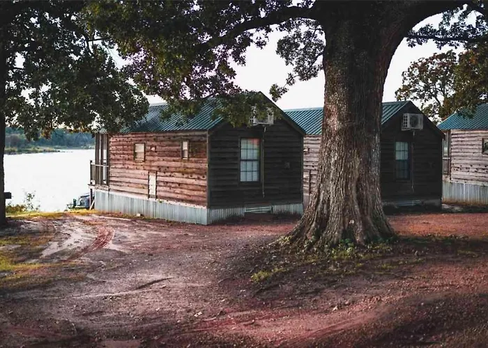 Lakefront Cedar Cabin - 10