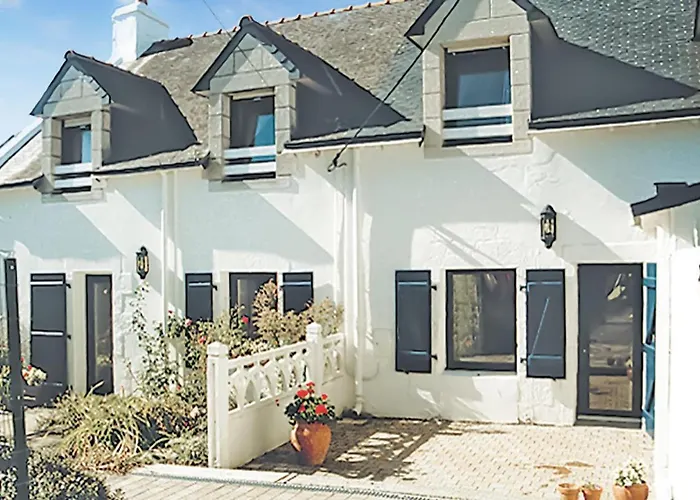 Lovely Home In Cadouarn With Wifi