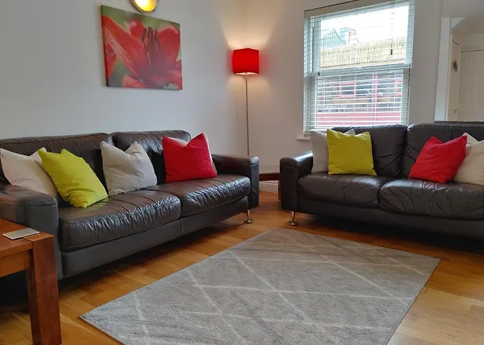 The Bath House Apartment - Free 1St Breakfast - Free Parking