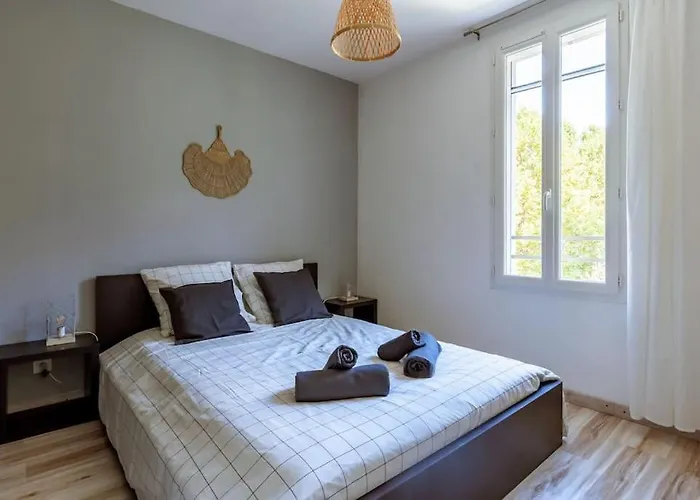 Lou Roucas : Agréable maison de village avec vue