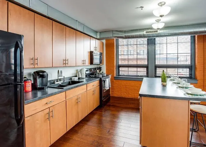 Centric Modern Loft W/ King Beds