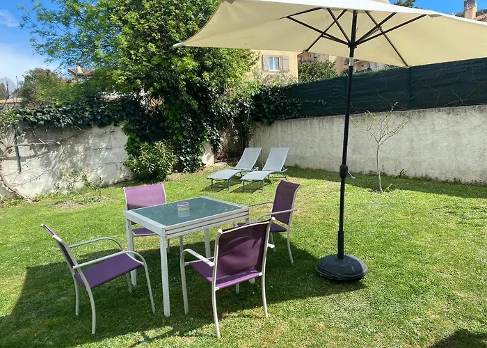Studio climatisé avec piscine et jardin