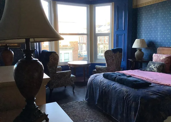 Rooms In City House Nr Light Stadium