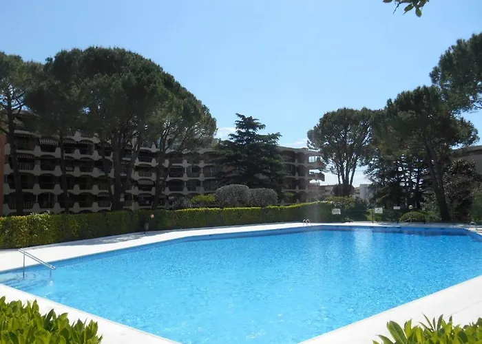 Appartement au calme (2 à 4 Pers.) avec Piscines + Parking